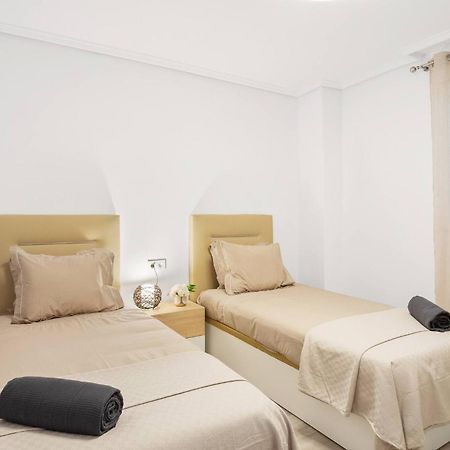 Apartamento Noche By The Sea Torrevieja Exterior foto