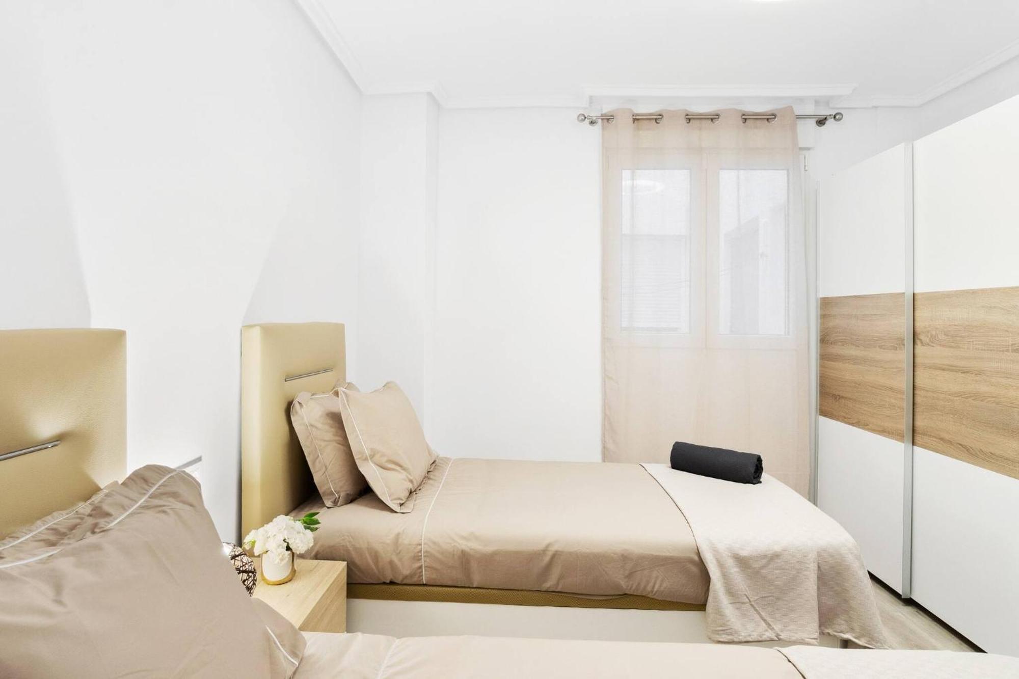 Apartamento Noche By The Sea Torrevieja Exterior foto